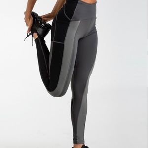 GYMSHARK color block leggings